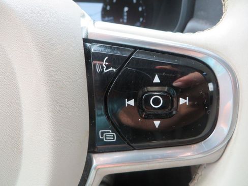 Used 2018 Volvo V90 T6 Cross Country w/ Convenience Package AWD/4WD image 16