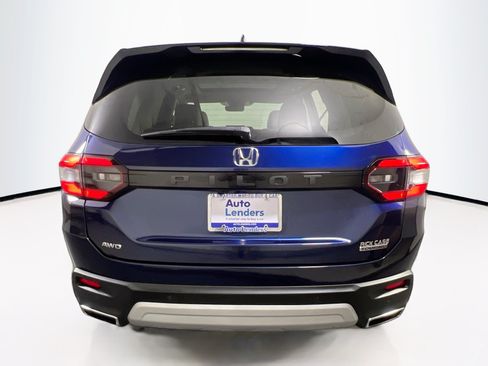 Used 2024 Honda Pilot Touring image 6