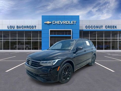 Used 2021 Volkswagen Atlas Cross Sport SE w/ Panoramic Sunroof Package image 4