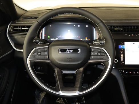 New 2026 Jeep Grand Cherokee Limited image 7