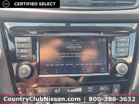 Used 2018 Nissan Rogue SV AWD/4WD image 16
