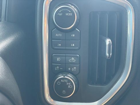 Used 2021 Chevrolet Silverado 1500 RST image 19