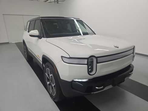 Used 2024 Rivian R1S Adventure Quad AWD/4WD image 7