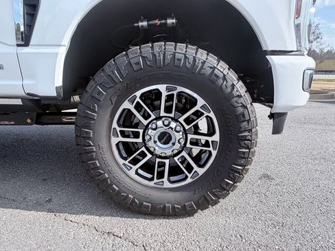 Used 2026 Ford F250 Platinum w/ Platinum Plus Package image 39