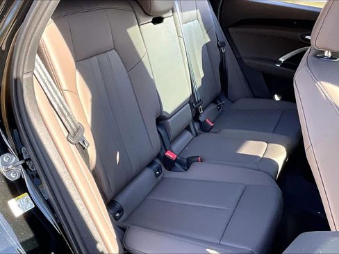 Certified 2025 Audi Q5 Premium w/ Convenience Package image 18