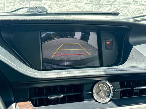 Used 2017 Lexus ES 350 w/ Luxury Package FWD image 20