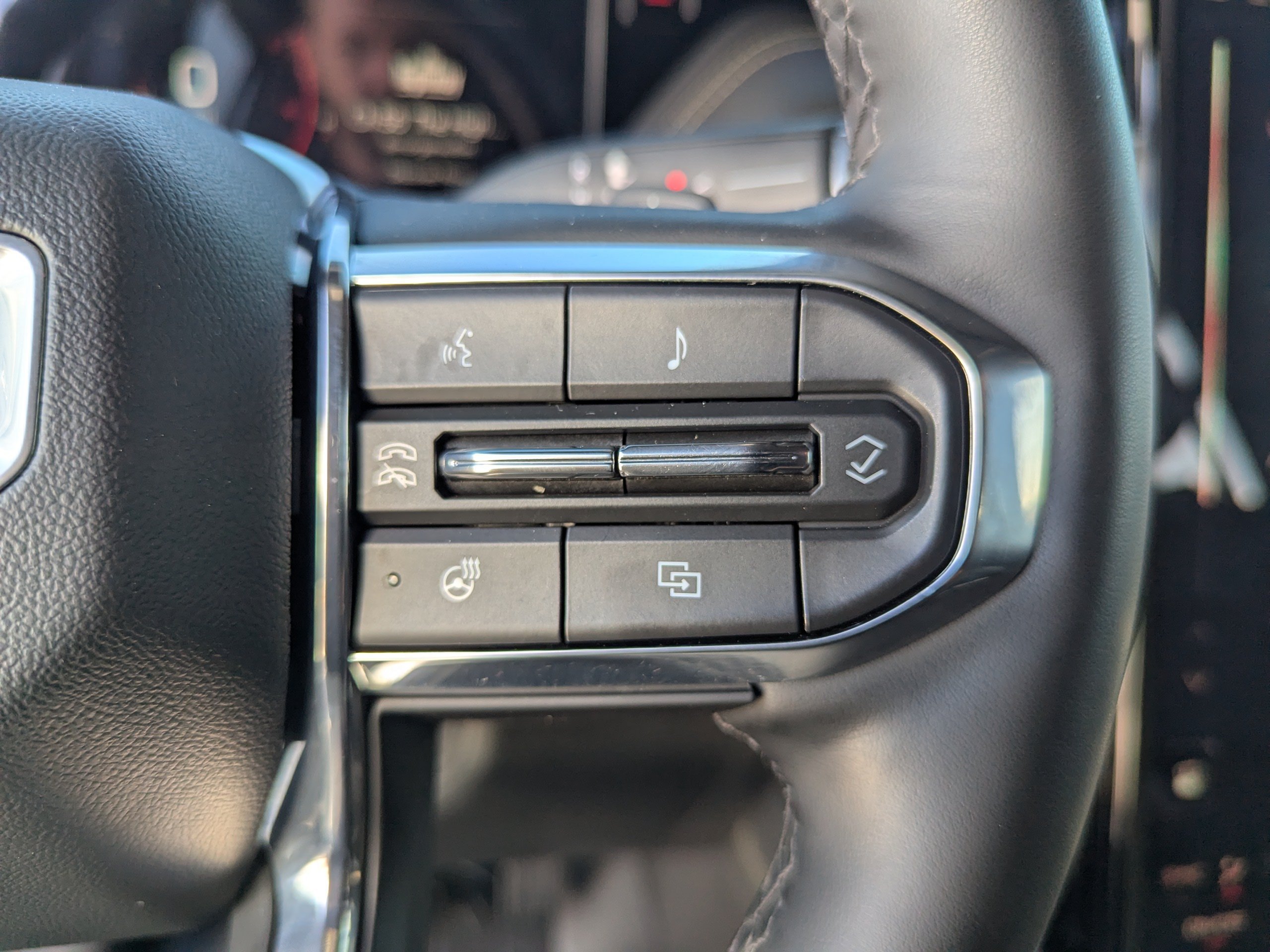 Used 2025 GMC Yukon Elevation AWD/4WD image 17