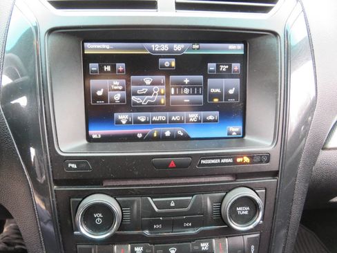 Used 2016 Ford Explorer XLT w/ Equipment Group 202A image 17