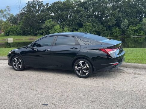 Used 2023 Hyundai Elantra SEL w/ Convenience Package FWD image 6