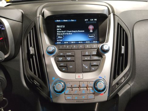 Used 2017 Chevrolet Equinox LT w/ Convenience Package image 25