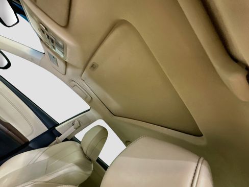 Used 2018 Toyota Avalon Limited w/ All Weather Liner Package FWD image 27