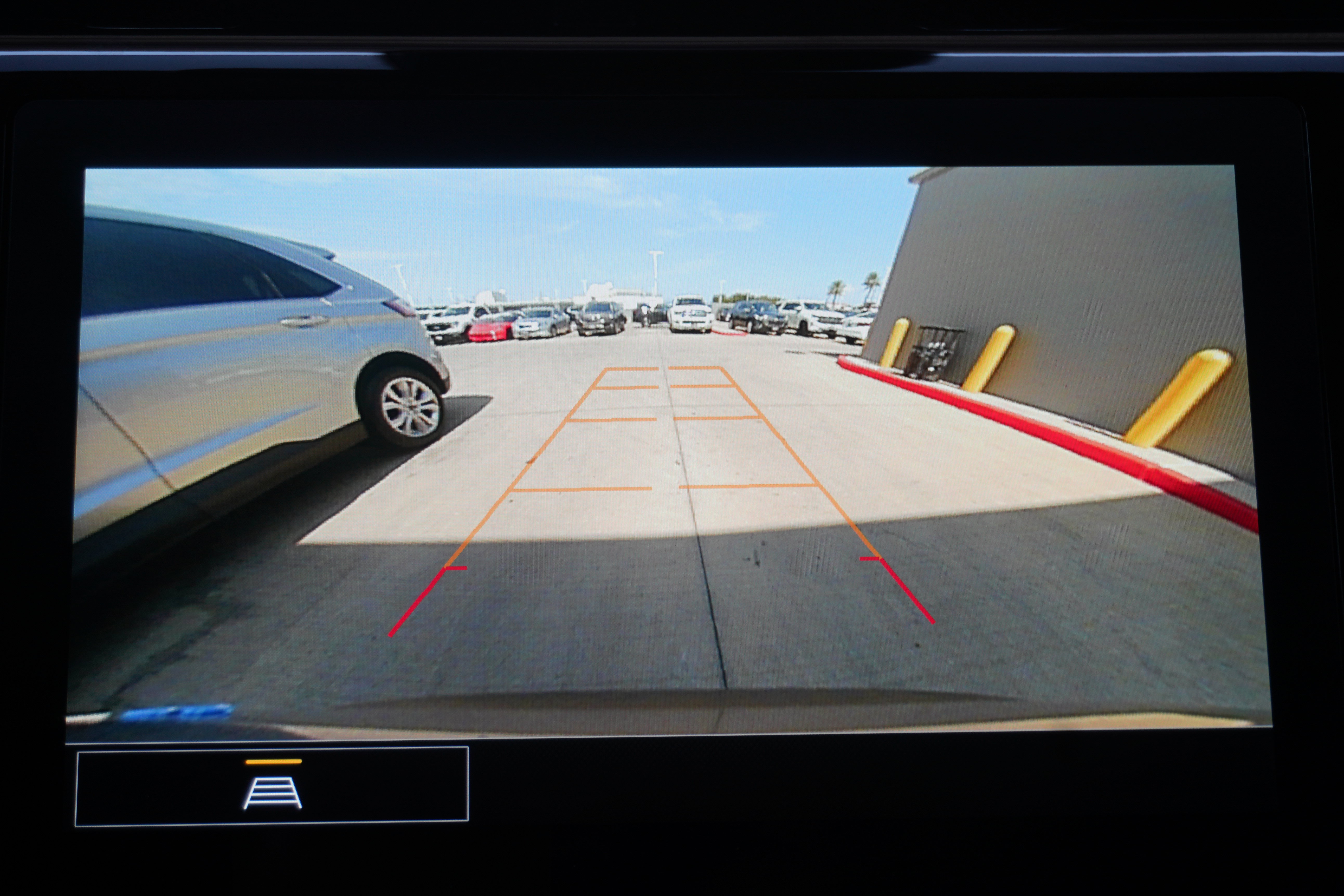 Used 2023 Chevrolet Bolt EUV LT w/ Convenience Package FWD image 19