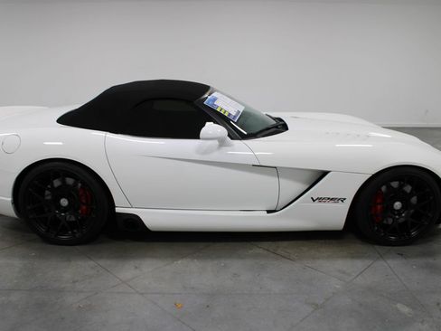 Used 2004 Dodge Viper SRT-10 RWD image 11