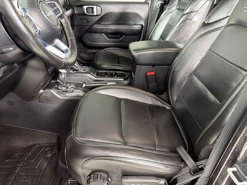 Used 2020 Jeep Wrangler Unlimited Sahara AWD/4WD image 11