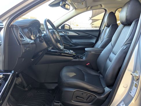 Used 2023 MAZDA CX-9 Touring image 10