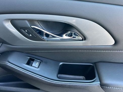 Used 2023 Chevrolet Traverse LT image 22