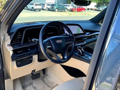 Used 2021 Cadillac Escalade Premium Luxury AWD/4WD image 14