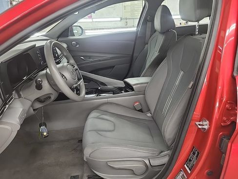 Used 2023 Hyundai Elantra SEL FWD image 7
