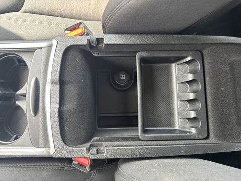 Used 2018 Chrysler 300 Touring image 26