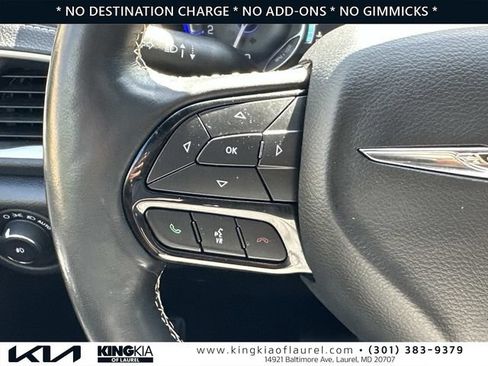 Used 2021 Chrysler Pacifica Touring w/ S Appearance Package FWD image 9
