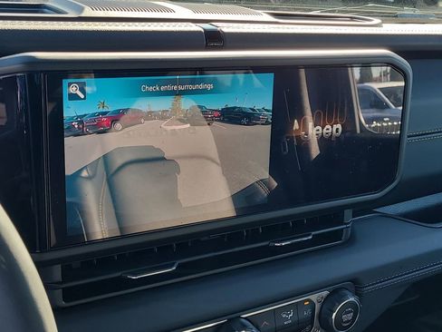 Used 2024 Jeep Gladiator Sport w/ Premium Package image 22