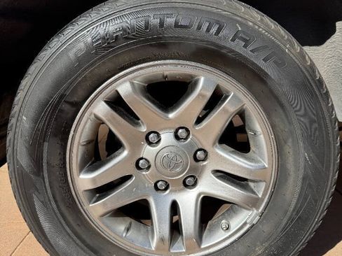 Used 2005 Toyota Sequoia Limited RWD image 33