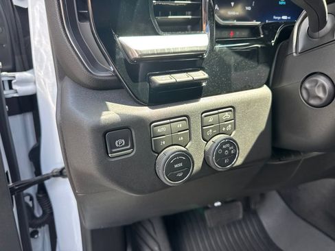 Used 2026 Chevrolet Silverado 1500 High Country w/ Technology Package AWD/4WD image 4