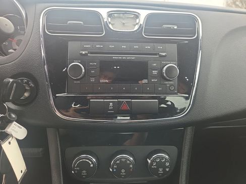Used 2013 Chrysler 200 Touring FWD image 13