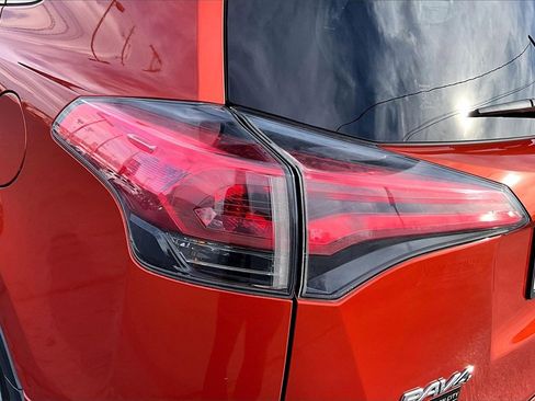 Used 2016 Toyota RAV4 LE image 29