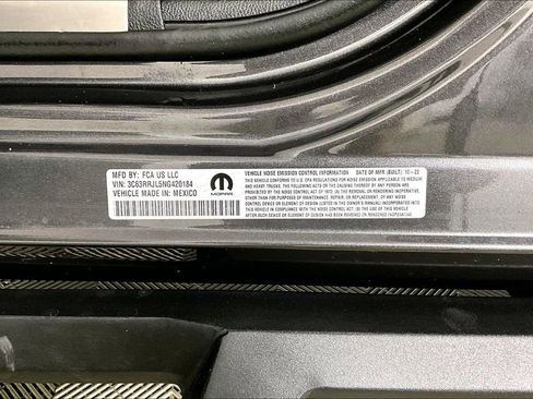 Used 2022 RAM 3500 Laramie w/ Night Edition image 32