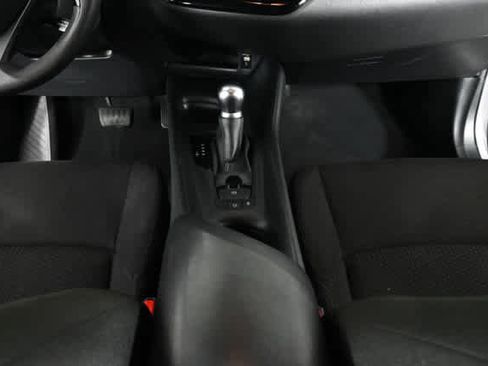 Used 2019 Toyota C-HR LE image 16