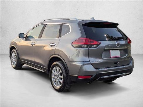 Used 2018 Nissan Rogue SV image 8