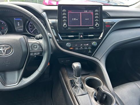 Used 2021 Toyota Camry SE FWD image 16