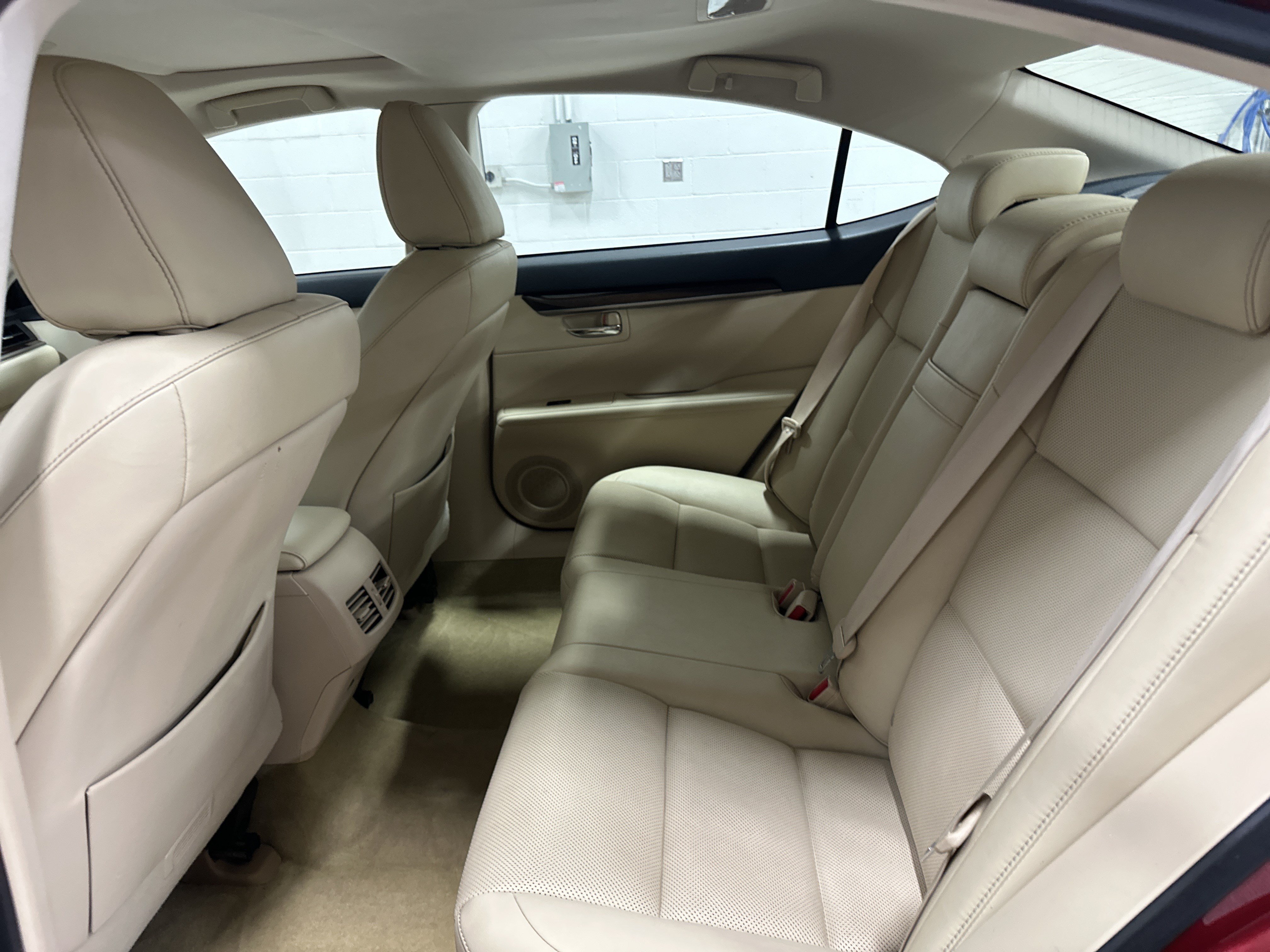 Used 2015 Lexus ES 350 w/ Premium Package FWD image 31