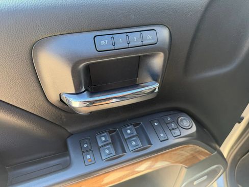Used 2018 Chevrolet Silverado 1500 LTZ w/ Sport Package AWD/4WD image 17