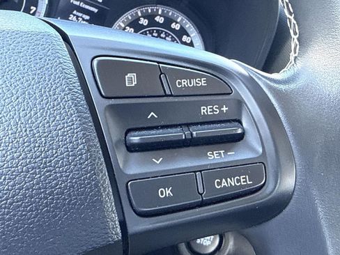 Used 2022 Hyundai Venue Limited w/ Cargo Package FWD image 21