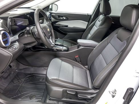 New 2026 Chevrolet Trax LT w/ Driver Confidence Package image 11