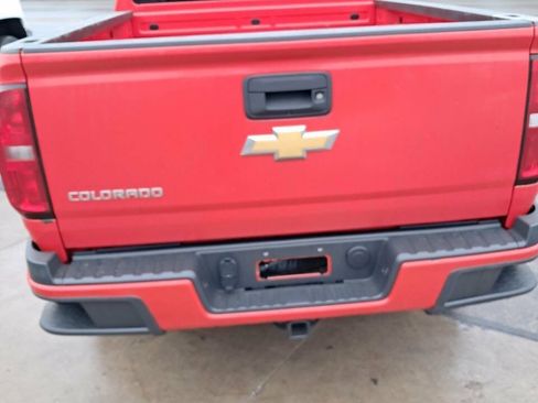 Used 2015 Chevrolet Colorado Z71 AWD/4WD image 4