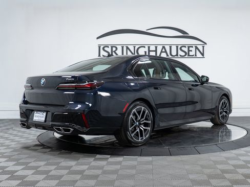 Used 2025 BMW 760i xDrive w/ Executive Package image 5