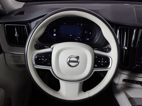 Used 2023 Volvo XC60 B5 Plus w/ Climate Package image 7