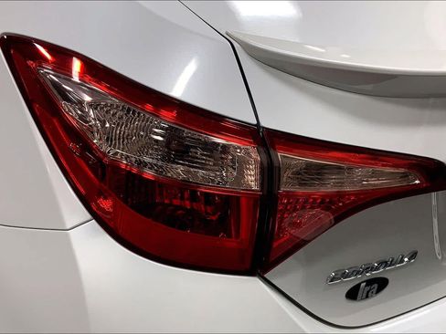 Used 2018 Toyota Corolla LE FWD image 29