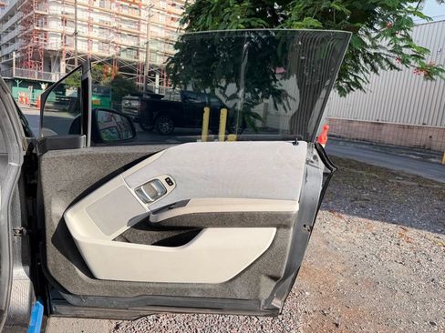 Used 2017 BMW i3 RWD image 16