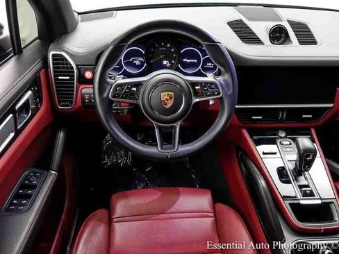 Used 2023 Porsche Cayenne Platinum Edition AWD/4WD image 16