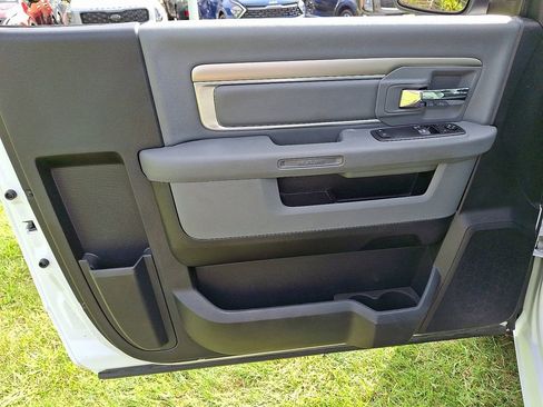 Used 2020 RAM 1500 Classic SLT image 16