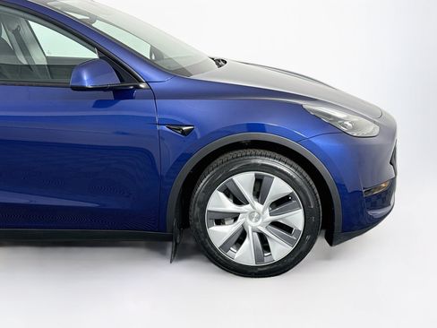 Used 2023 Tesla Model Y Long Range AWD/4WD image 44