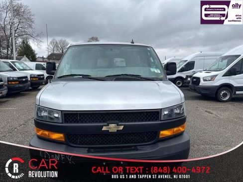 Used 2020 Chevrolet Express 3500 LS image 2