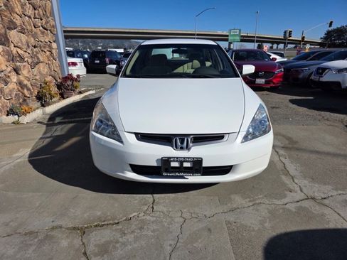 Used 2004 Honda Accord LX image 3