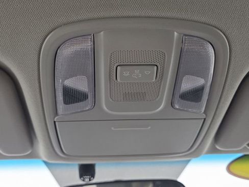 Used 2020 Kia Niro LX image 25