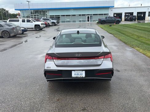 Used 2025 Hyundai Elantra SEL FWD image 4