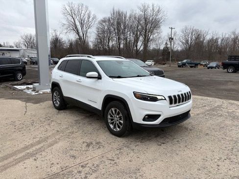 Used 2021 Jeep Cherokee Latitude Lux w/ Comfort/Convenience Group image 3